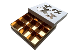 Коробка на 9 конфет "Люкс бабочки" Белая/Золото 16 см*16 см*4 см